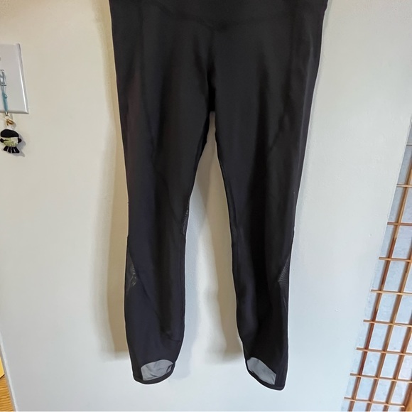 Lululemon vented pants size 6 - Picture 7 of 7